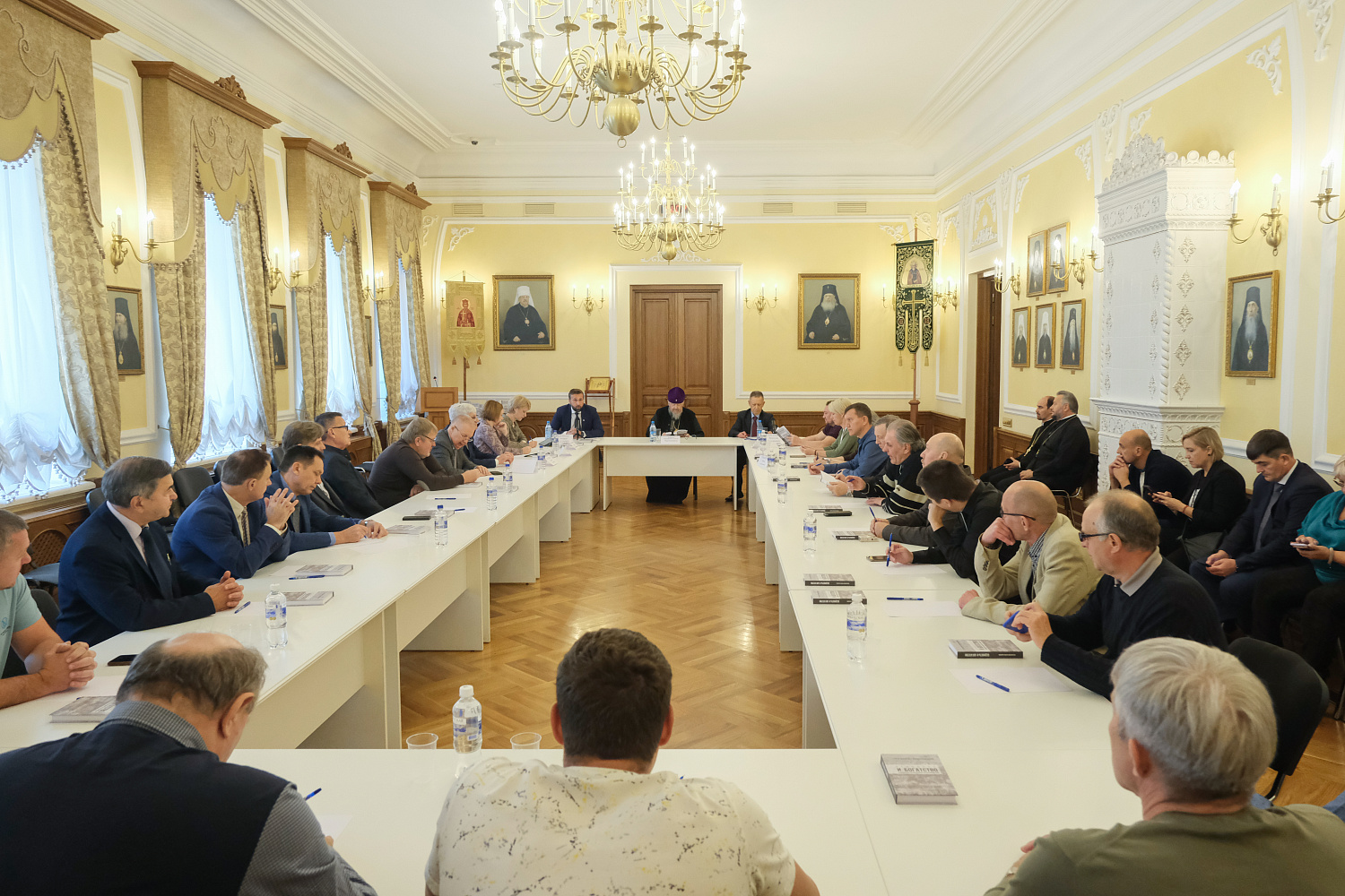 РосЦДП и Красноярская Епархия провели круглый стол "Благосостояние и нравственность"